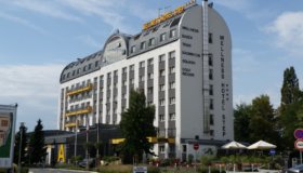 Polyfunkční objekt v areálu hotelu STEP